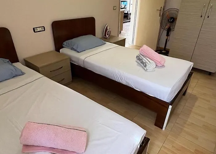 Family In شقة غوليم